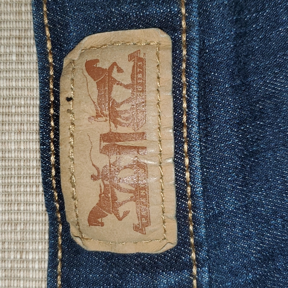 Levis Jeans - Picture 7 of 10